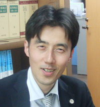 弁護士西依大輔画像